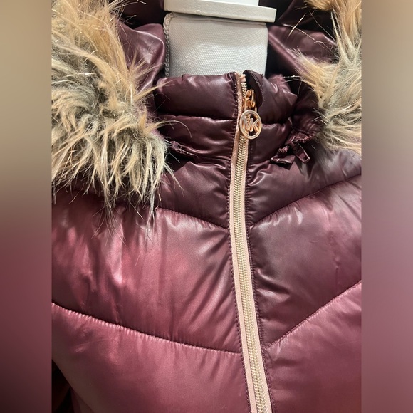 Michael Kors Girls Puffer Jacket With Faux Fur Trim Hood - Picture 3 of 12